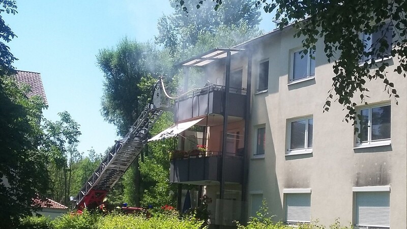In einer Wohnung eines Mehrfamilienhauses in Landshut brannte es am Sonntag.