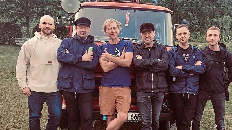Daniel Mederer, Thomas Marschel, Olli Zilk (Veranstalter des Atomic-Konzerts am Drachensee), Rainer Marschel, Dominik Teubert, Benedikt Schweiger.