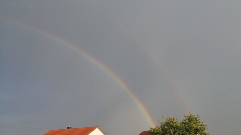 Doppelter Regenbogen über Straßkirchen