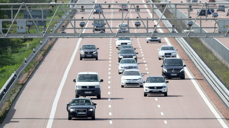 Die deutschen Autobahnen bleiben mautfrei.
