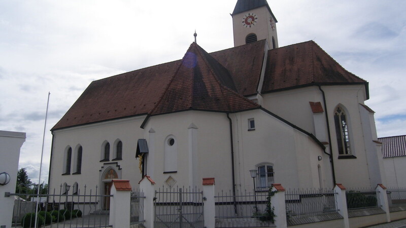 Die Pfarrkirche Willing.