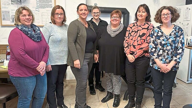 Der neue Frauenbund-Vorstand mit (v.l.) Andrea Schreck, Kerstin Huber, Maria Reith, Sonja Wittmann, Andrea Mittermeier, Katja Biber und Andrea Hobmaier.