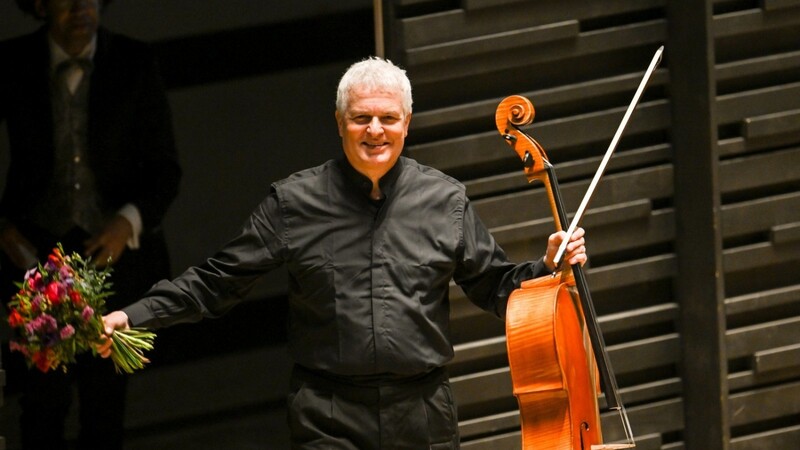 Der langjährige Solo-Cellist Michael Hell verabschiedete sich mit "Don Quixote" von Richard Strauss in den Ruhestand.