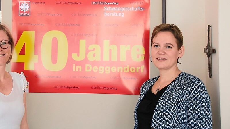 Christina Müller (links) berät künftig in Plattling, Claudia Delija (rechts) ist die Leiterin der Beratungsstelle, deren Hauptsitz in Deggendorf ist.