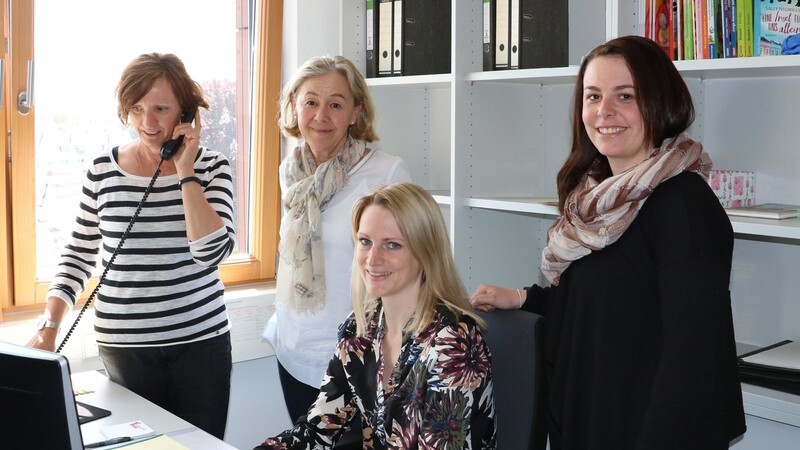Das Team des Pflegekinderdienstes am Landratsamt Straubing-Bogen: Lisa Götz-Irrgang, Veronika Himmelstoß, Marion Boiger und Tanja Preitenwieser (von links). Nicht im Bild ist Susanne Korber-Daiminger.