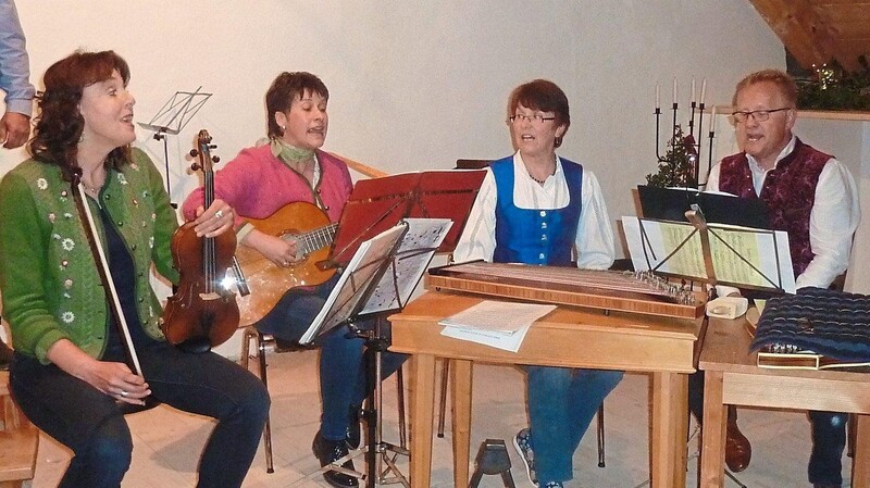 Mit humorvollen Liedern begeisterte die Gruppe "Fei Schej".