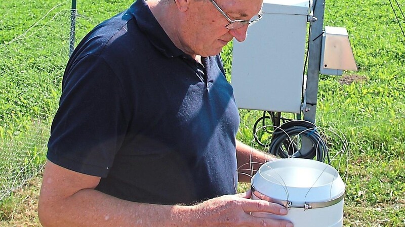 Die Wetterstation in Allmannsdorf bei Miltach: Josef Ettl beobachtet seit 50 Jahren das Wetter und das Klima in der Region.