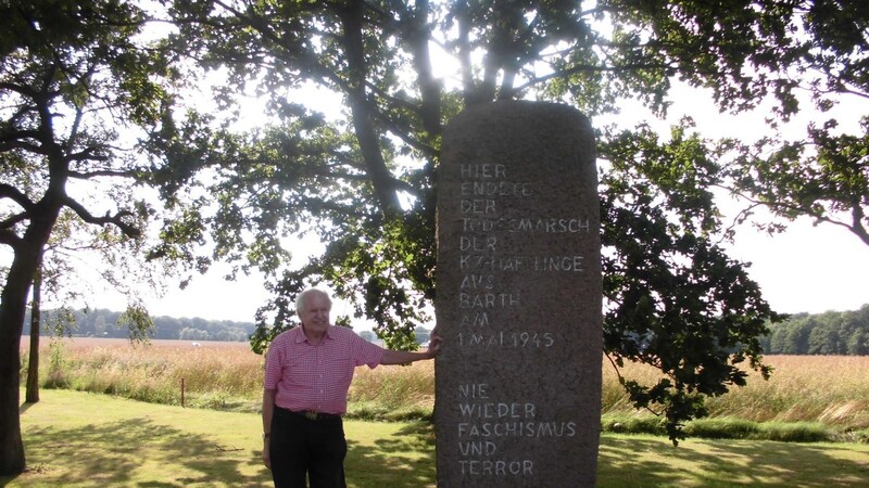 Ein Gedenkstein erinnert heute an den von Pfennig beobachteten KZ-Todesmarsch.