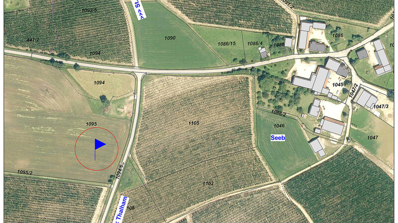 Das blaue Fähnchen markiert den Standort des geplanten Aussiedlerhofs westlich von Seeb.
