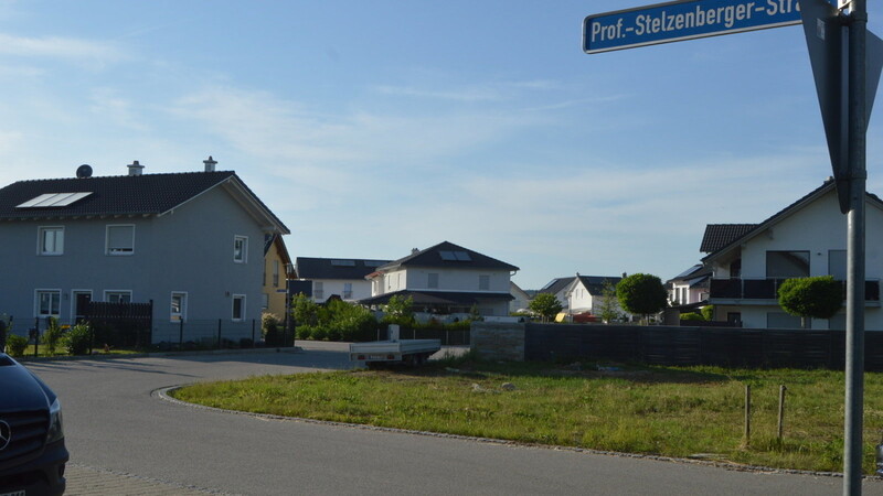 In dem gesamten Wohngebiet mit den Zufahrten Maximilian- und Professor-Stelzenberger-Straße gilt demnächst eine weitergehende Geschwindigkeitsbeschränkung.