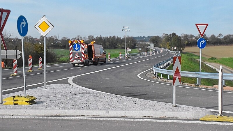 Bei Geiselsdorf hilft ab Mittwoch ein Beschleunigungsstreifen beim Einfädeln in den dichten Verkehr auf der B 299.
