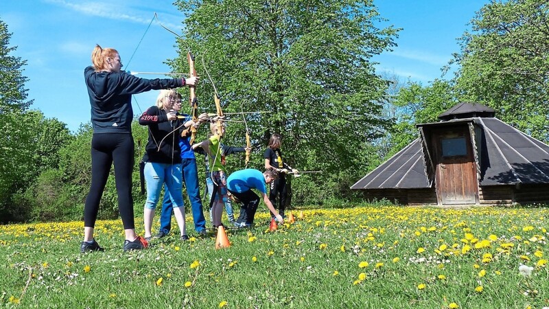 Auch Bogenschießen gehört zum Pfingstferienprogramm des KJR Landshut.