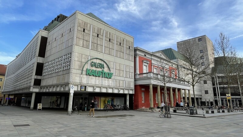 Das Galeria-Warenhaus am Neupfarrplatz in Regensburg muss zum 30. Juni dieses Jahres schließen.