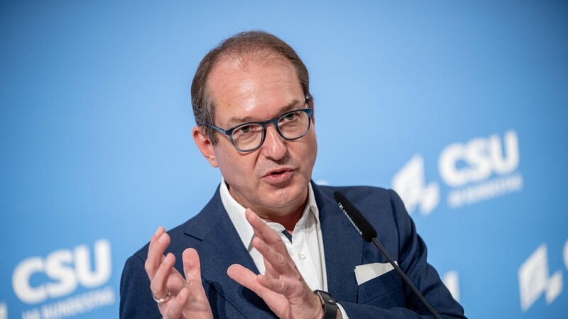 "Rekordinflation und Preissteigerungen machen das Leben in Deutschland immer teurer", kritisiert CSU-Landesgruppenchef Alexander Dobrindt.