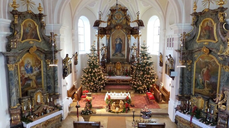 Die Pfarrkirche bildet den Abschluss der Adventsaktion.