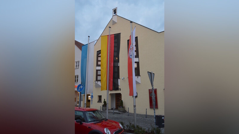 Die Verwaltung im Rathaus könnte schon bald zusammen mit elf anderen Kommunen des südlichen Landkreises Landshut eine interkommunale Zusammenarbeit pflegen.