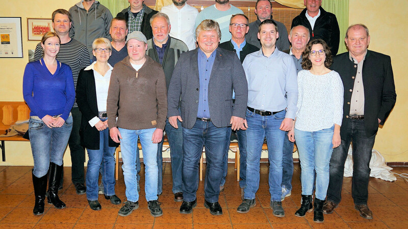 Die 28 Kandidaten für den gemeinsamen Wahlvorschlag der Miltacher "CSU - Freie Wählergemeinschaft".