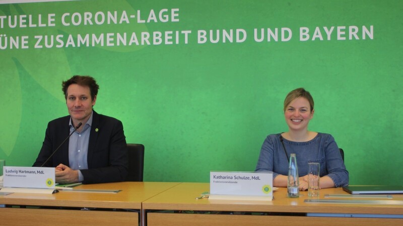 Die Grünen-Fraktionsvorsitzenden Ludwig Hartmann und Katharina Schulze arbeiten sich an der Politik der Staatsregierung ab.