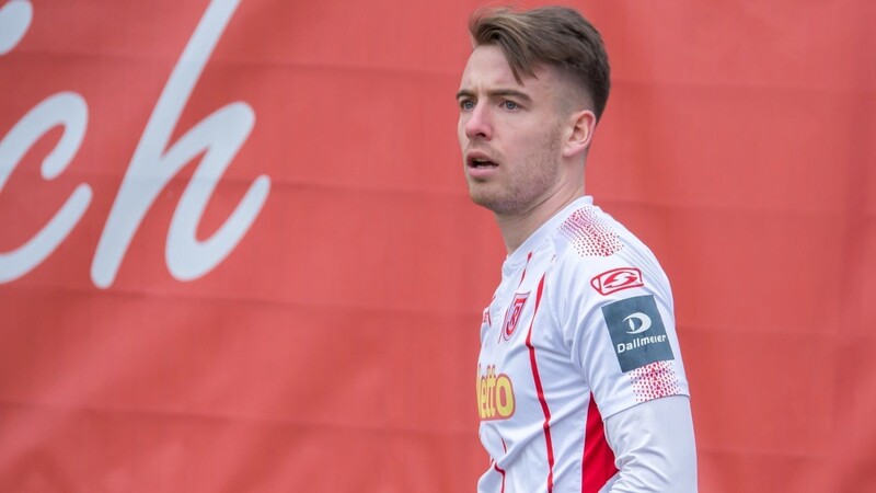 Max Besuschkow erzielte per Elfmeter den ersten Treffer für den Jahn im Testspiel bei den Würzburger Kickers.