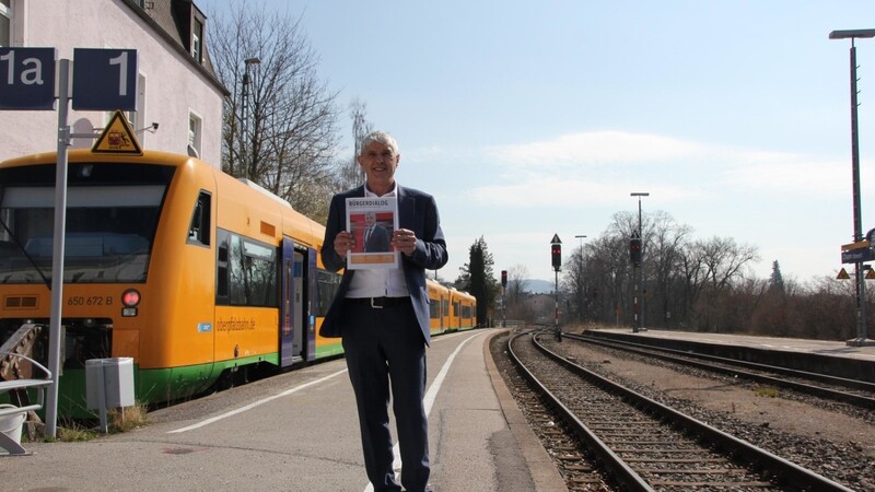 Er will dran bleiben, damit der Ausbau der Bahnverbindungen voranschreitet: MdL Robert Riedl.