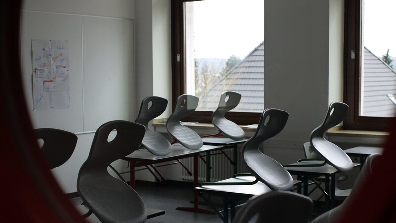 Die Schneesituation führte zu leeren Klassenzimmern in Niederbayern, auch hier am Gymnasium Pfarrkirchen.