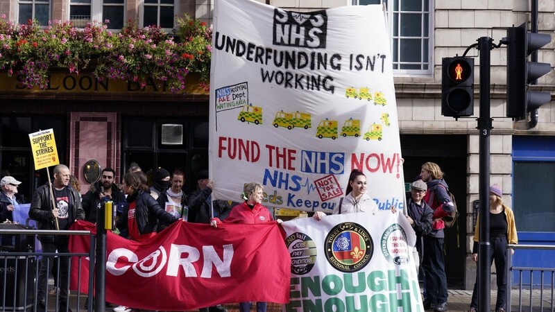 Bereits Anfang Oktober demonstrierten Pflegekräfte gegen die Zustände im britischen Gesundheitswesen.
