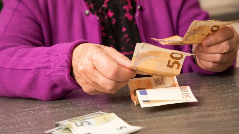100 Euro Weihnachtshilfe haben Senioren im Stadtgebiet erhalten, denen es finanziell schlecht geht.