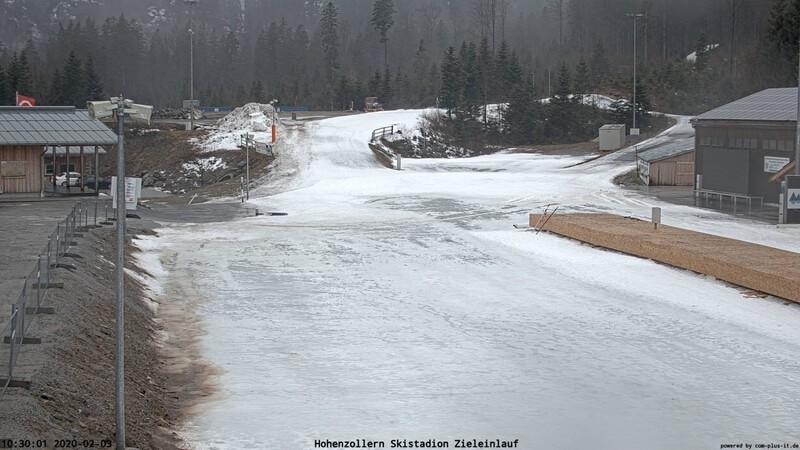 Die Webcam zeigt, wie schlecht aktuell die Bedingungen im Hohenzollern-Skistadion sind.