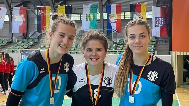 Deutsche U20-Vizemeisterinnen: Charlotte Körber (v.l.), Emma Sambale und Chalina Lederer.