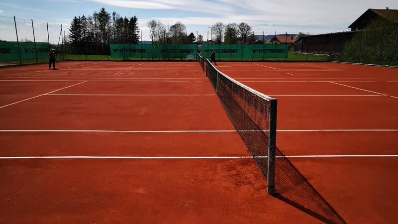 Die Tennisplätze befinden sich nicht zuletzt durch die neue Beregnungsanlage in optimalem Zustand.