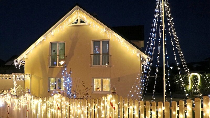 Seit Jahren ist das Weihnachtshaus der Familie Hesse ein Blickfang. Dieses Jahr bleibt der Garten dunkel.