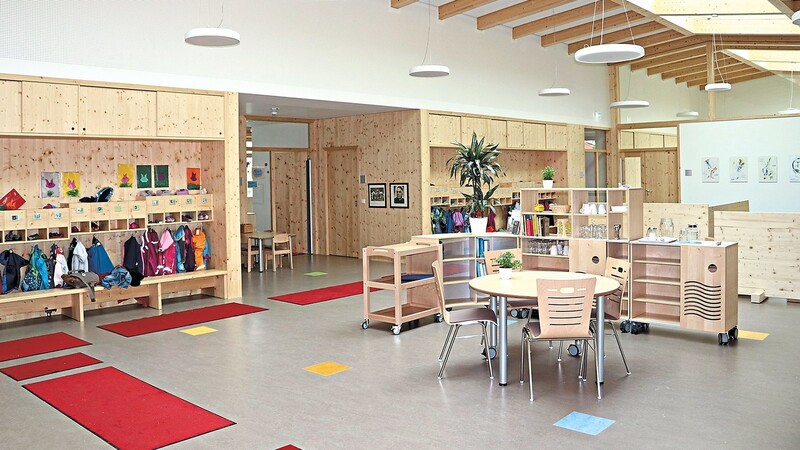 Der Kneipp-Kindergarten Achldorf ist einer der neugebauten Kindergärten in Vilsbiburg. Auch dort sucht man Betreuungspersonal.  Foto: Stefan Schütze