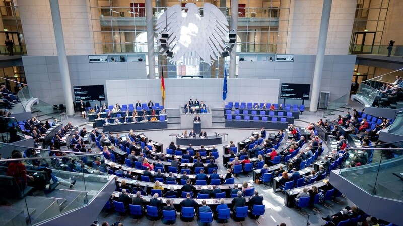 Weil die Abgeordneten im Bundestag noch mehr werden könnten, hat die Verwaltung nun Raumbedarf angemeldet.
