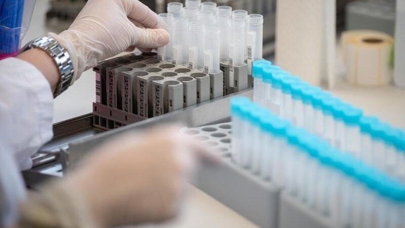 Ab Neujahr übernimmt das BRK Schnell- und PCR-Tests.