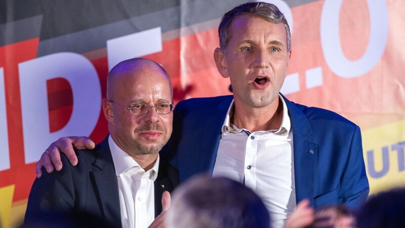 Das völkisch-nationale Lager der AfD um Björn Höcke (r.) und den nun ausgeschlossenen Andreas Kalbitz gibt sich noch nicht geschlagen.