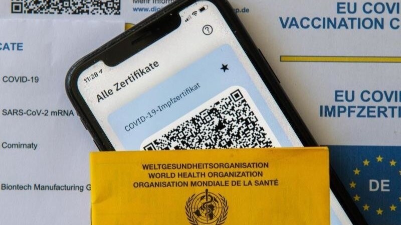 Der digitale Nachweis ist eine freiwillige Ergänzung des weiter gültigen gelben Impfheftes aus Papier.