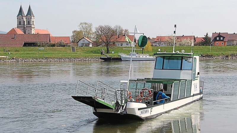 Bei Stromkilometer 2 275,950 setzt die Altaha über die Donau.