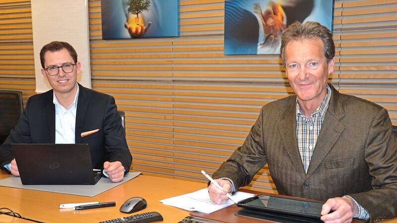 Vorsitzender Michael Gammel (rechts) und Geschäftsführer Manuel Lorenz beim Online-Meeting des IHK-Gremiums Kelheim.