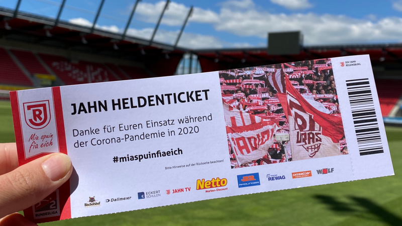 Die "Jahn Heldentickets" werden in der Saison 2020/21 an systemrelevante Berufsgruppen der Region ausgegeben.