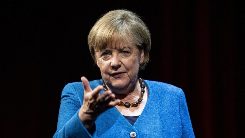Die frühere Kanzlerin Angela Merkel erhält eine Rüge des Bundesverfassungsgerichts.
