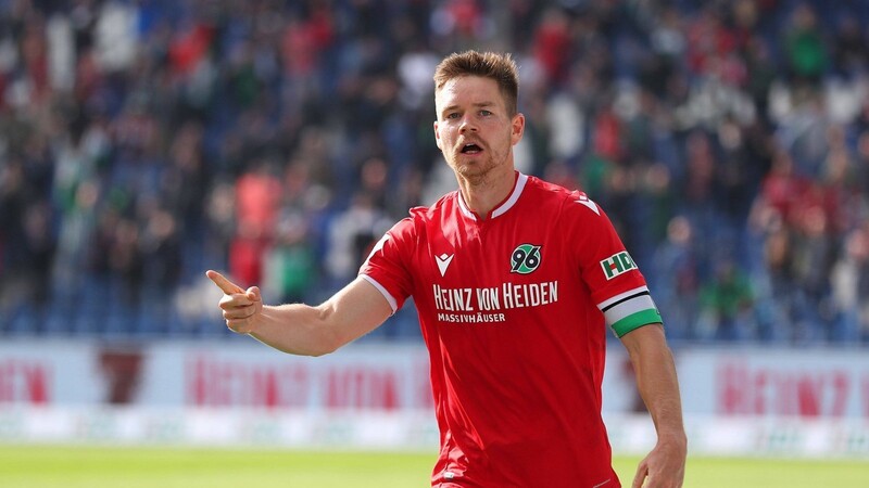 Ist am Freitag mit Hannover 96 beim SSV Jahn Regensburg zu Gast: Kapitän Dominik Kaiser.
