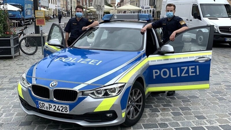 Über 1.800 Kontrollen führte die Polizei in den vergangenen vier Tagen in Niederbayern in Zusammenhang mit den Corona-Beschränkungen durch. (Symbolbild)