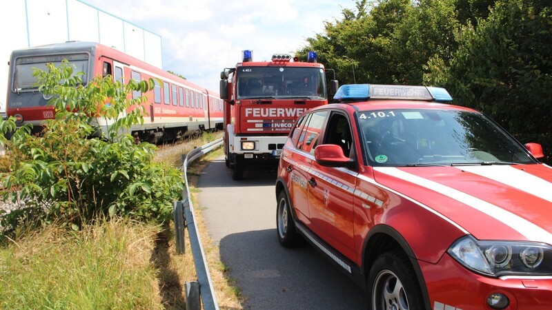 Wegen eines Notarzteinsatzes auf der Bahnstrecke zwischen Straubing und Bogen fielen am Samstag mehrere Züge aus. (Symbolbild).