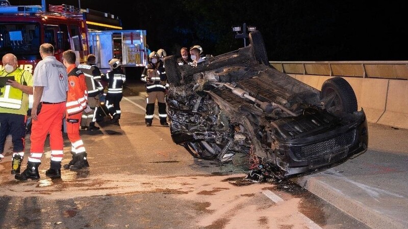 Bei einem Unfall in Passau ist am Samstag ein 34-jähriger Mann ums Leben gekommen.
