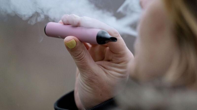 Am Mittwochabend sind zwei 16-Jährige in Essenbach nach dem Rauchen einer E-Zigarette bewusstlos geworden. (Symbolbild)