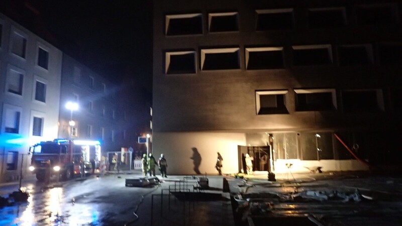 Auf dem Neubauareal des Museums der Bayerischen Geschichte hat es in der Nacht auf Sonntag gebrannt.