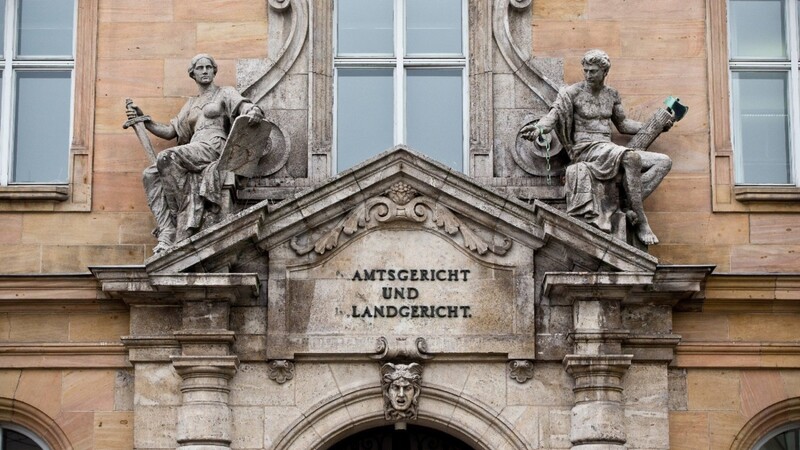Auch Amts- und Landgericht mussten am Dienstag in Regensburg evakuiert werden.