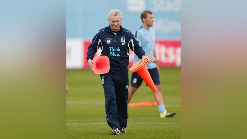 Benno Möhlmann ist seit Dienstag neuer Trainer der Münchner "Löwen".