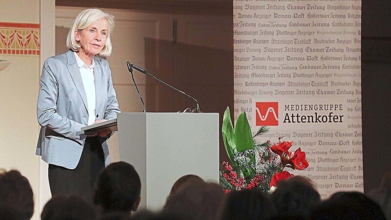 Im voll besetzten Bernlochnersaal sprach Ursula Münch über die Demokratie in Zeiten der Krise.