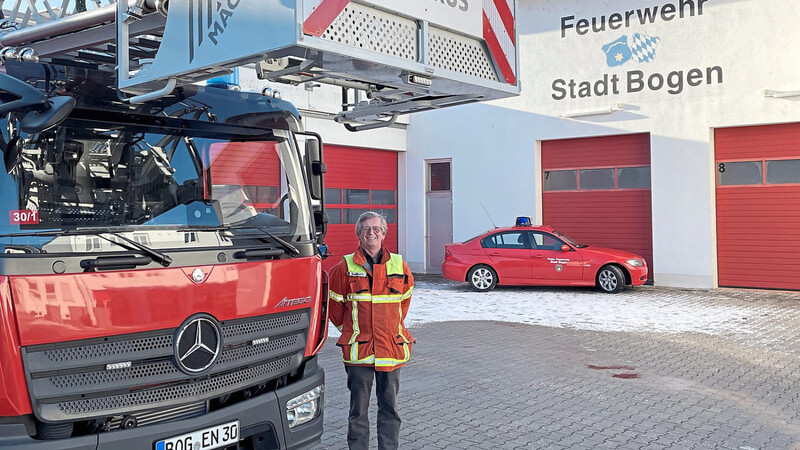 Johann Hambach ist seit 1989 in Vollzeit als FFW-Gerätewart tätig und zugleich erster Kommandant der Feuerwehr Bogen. Im September geht der 63-Jährige in den Ruhestand.